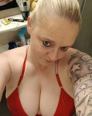 Heisse Hobbyhure sucht dich in Berlin für TG Dates.